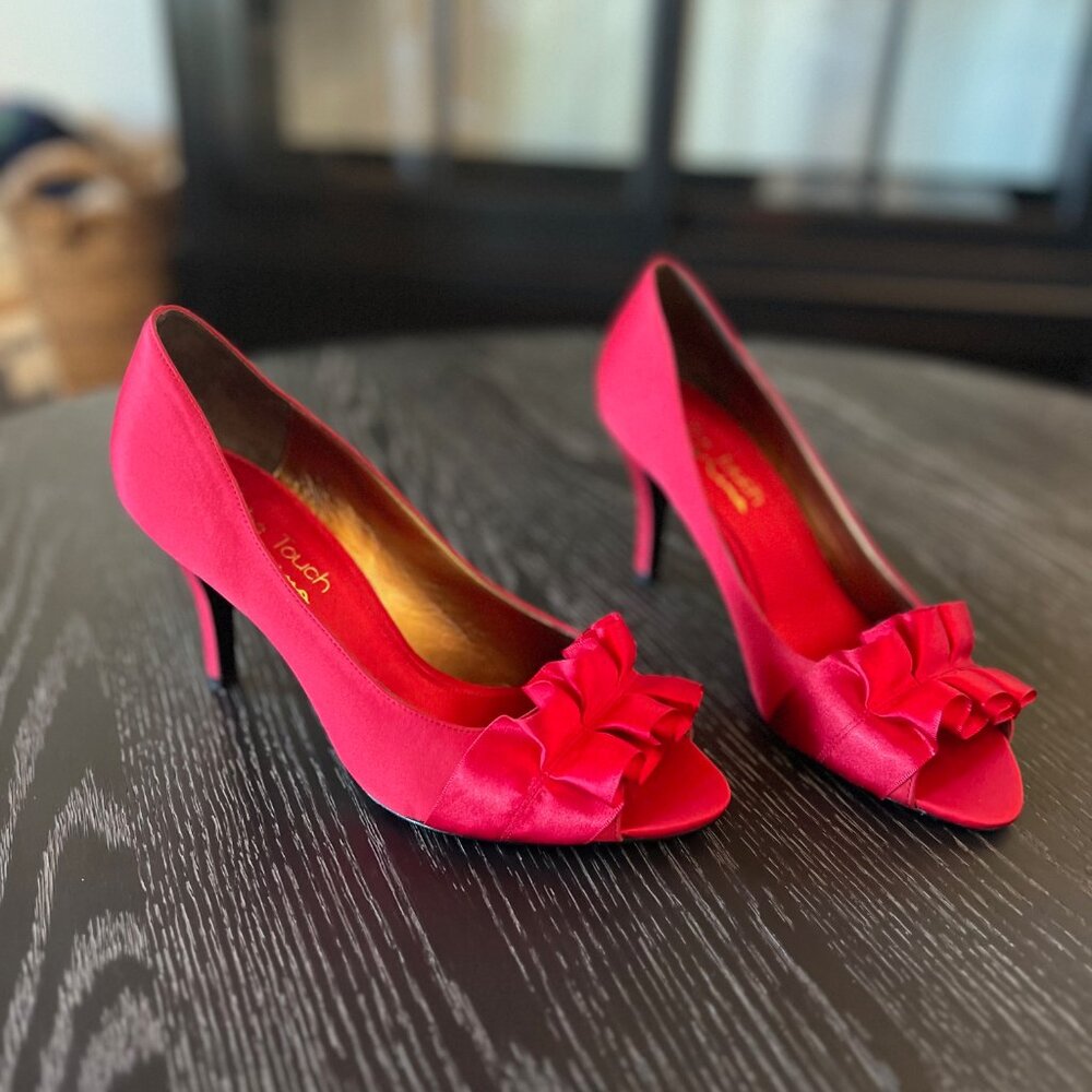 Never Worn Touch of Nina Red Satin Peep Toe Heels * Women's Size 8M